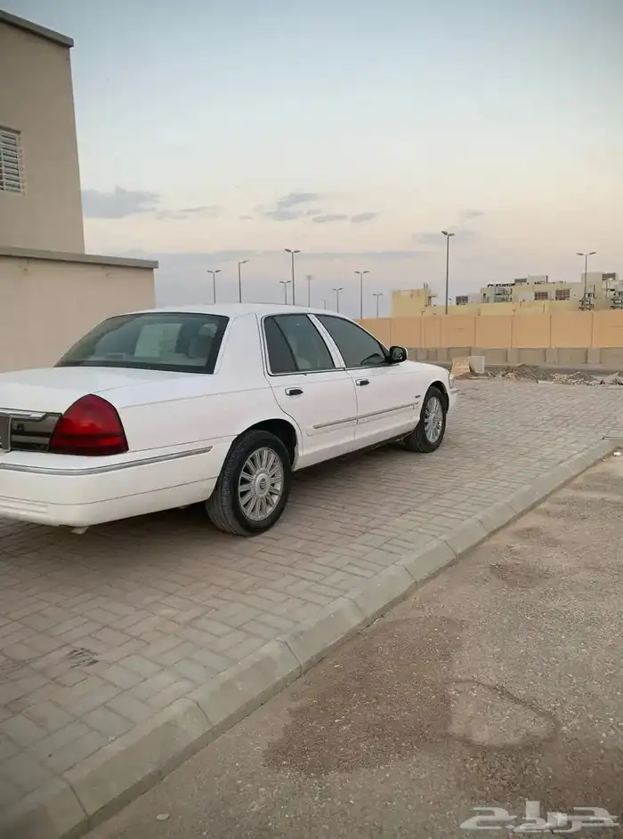 فورد جراند ماركيز 2006 LS هدروليك فل كامل للبيع بالخرج 0