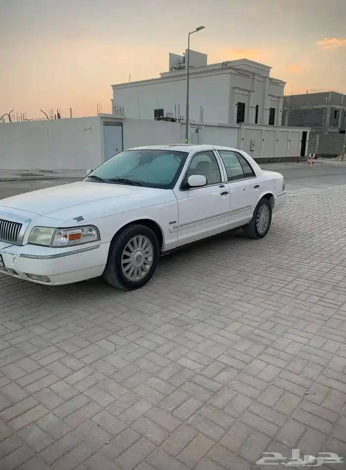 فورد جراند ماركيز 2006 LS هدروليك فل كامل للبيع بالخرج 3