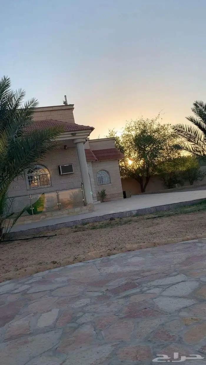فيلا دور ارضي علي طريق الفحص الدوري 8