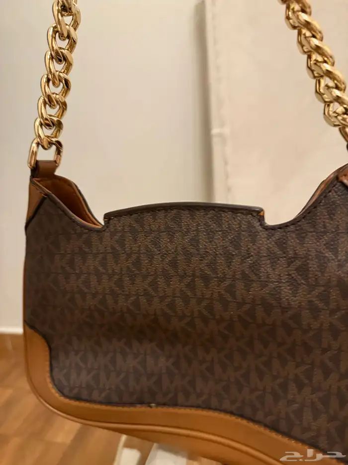 شنط ماركات اصليه مستعمله الاسعار 300 ريال للشنطه 1