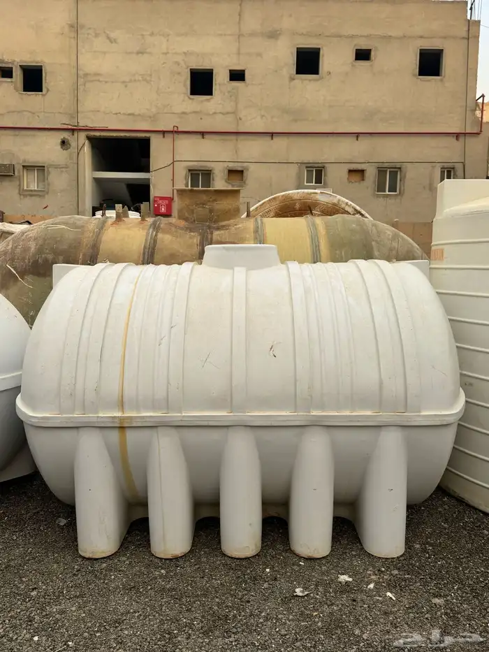 خزانات ماء للبيع 5000الف التر 2