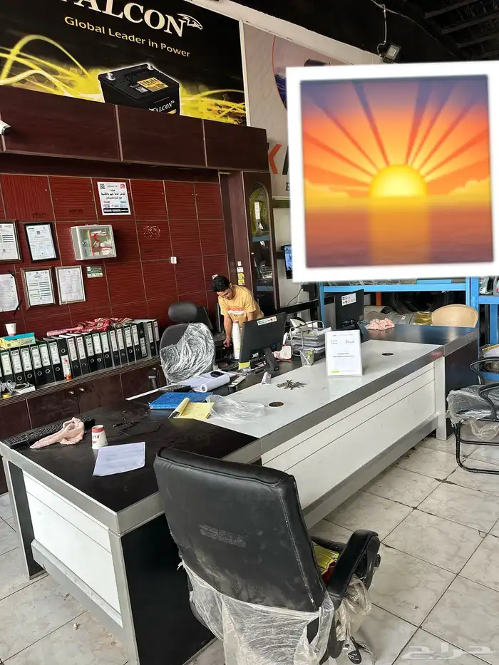 طاولة مكتب مستعمل نضيف طول 3متر و60س العرض 1 متر و18س 1