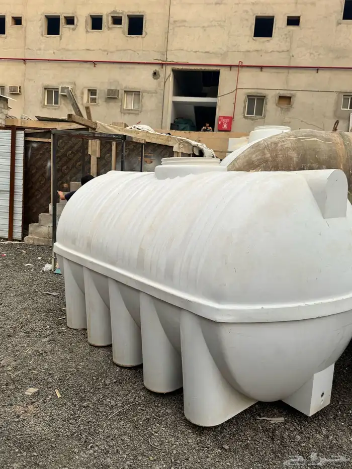 خزانات ماء للبيع 5000الف التر 1