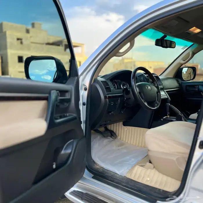 لاندكروزر 2011 سعودي GX.R 24