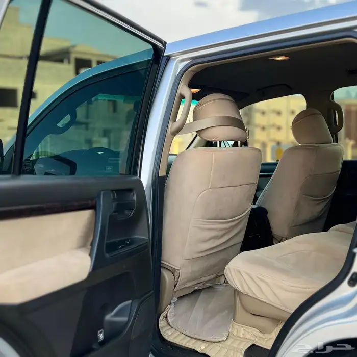 لاندكروزر 2011 سعودي GX.R 15