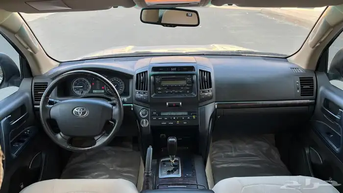 لاندكروزر 2011 سعودي GX.R 19
