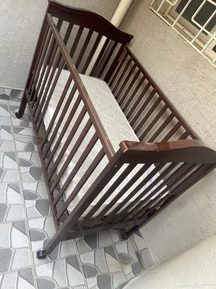 سرير اطفال 0