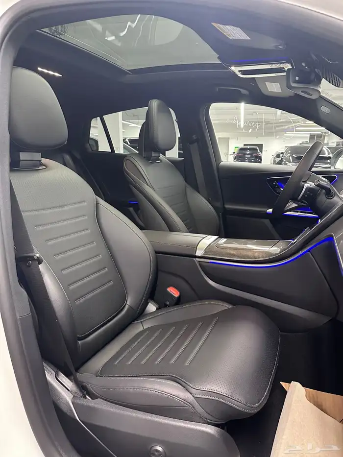 2025 Mercedes GLC300 Coupe AMG أصفار 11