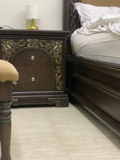 غرفة نوم من المطلق 8