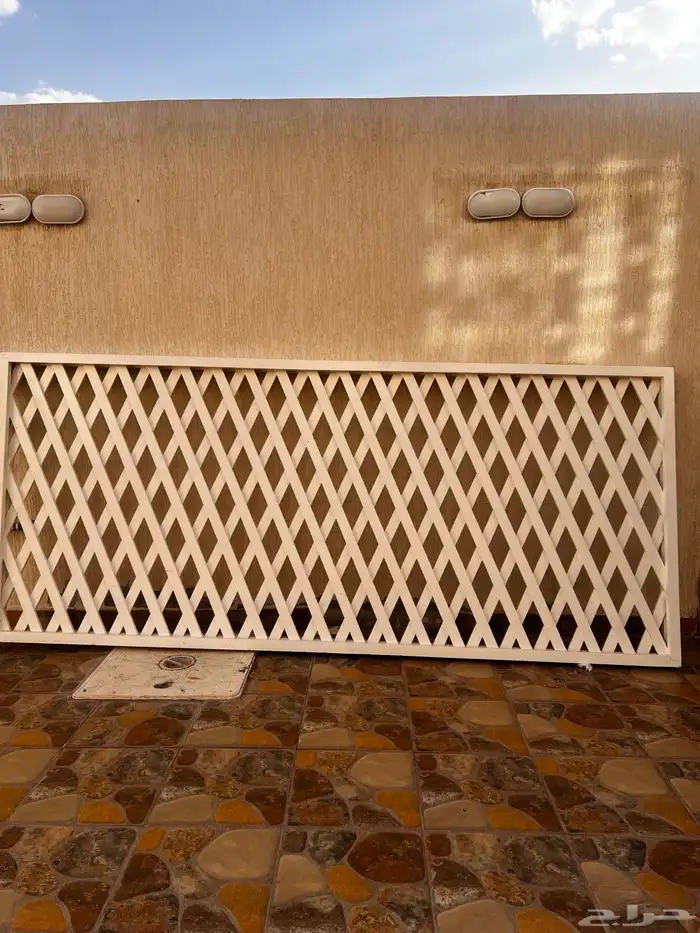 بارتيشن من الخشب السويدي الثقيل (قاطع)ارتفاع 2في4تقريبا 0