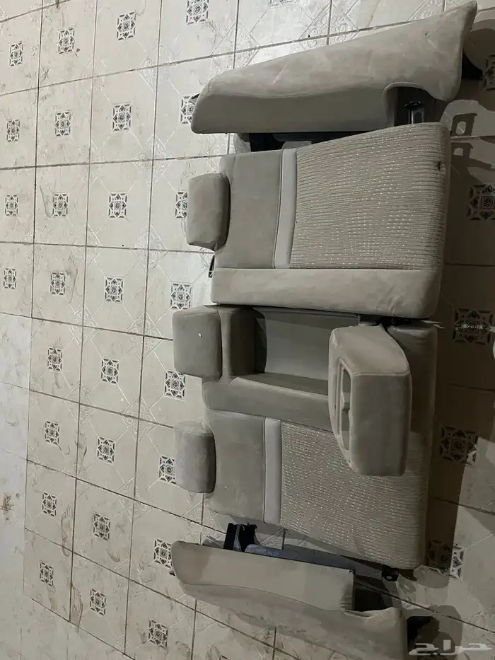 للبيع مقعده خلفيه كامري من 2010-2015 0