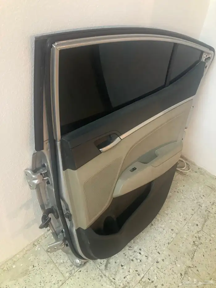 باب النترا خلفي يمين فضي 2020 1