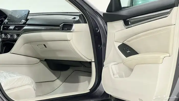 هوندا اكورد 2018 استندر 13