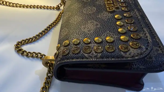 شنطه مستعمله من ماركه جس Guess 1