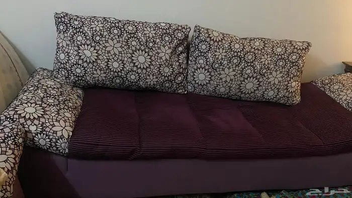 كنب و مساند بسعر رمزي 3