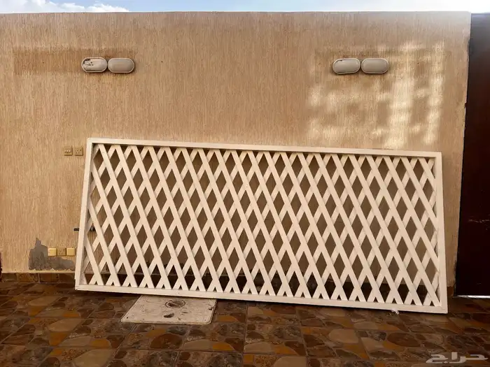 بارتيشن من الخشب السويدي الثقيل (قاطع)ارتفاع 2في4تقريبا 1