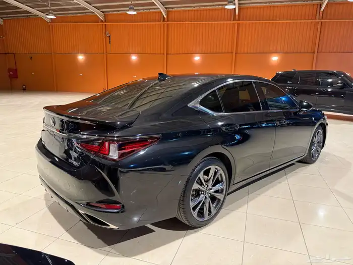 2020 لكزس ES350 F SPORT 5