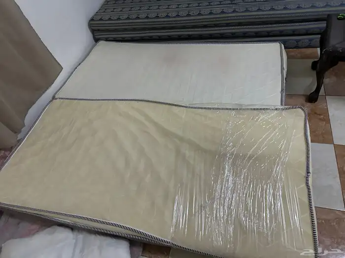 مجلس مع مراتب استخدام شبه جديد مره 0