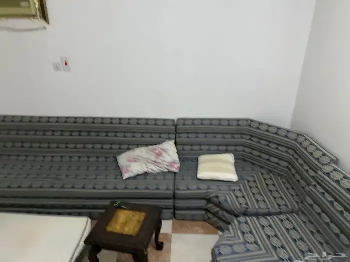 مجلس مع مراتب استخدام شبه جديد مره 4