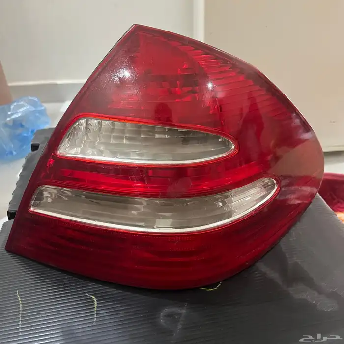 للبيع اسطوب خلفي يمين وشمعات اماميه مرسيدس E240 W211 0