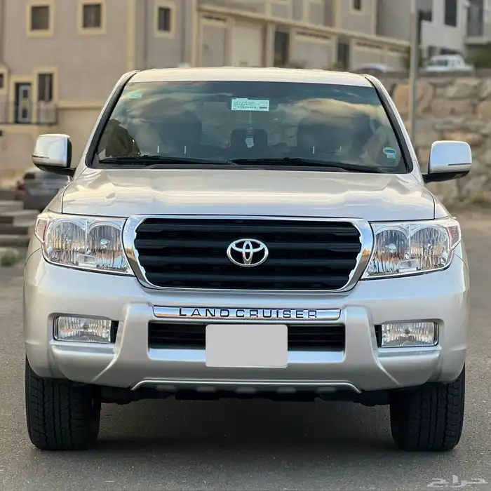 لاندكروزر 2011 سعودي GX.R 2