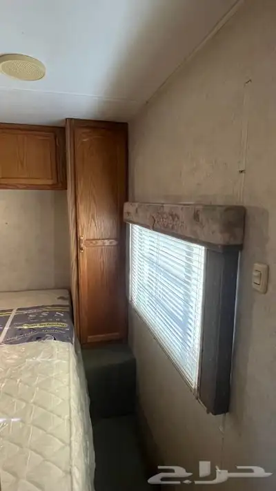كرفان أمريكي نظيف 10