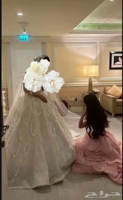 وصيفة عروسه ومساعده 1