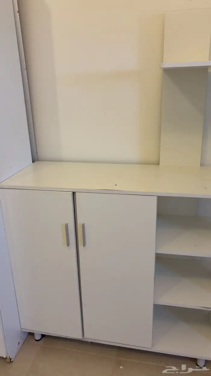 طاوله جديده استخدام شهر مافيها ولا شي شاريتها من ايكيا 1