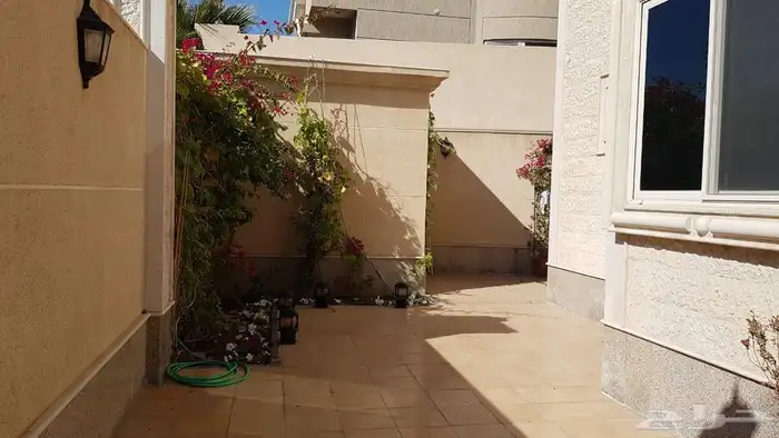 للبيع فيلا حي الدوحة الجنوبية السلمانية 5