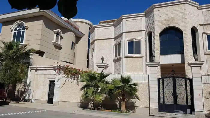 للبيع فيلا حي الدوحة الجنوبية السلمانية 3