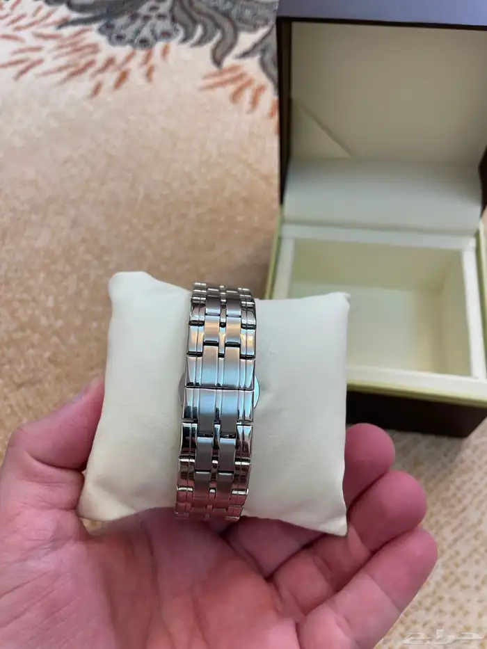 للبيع ساعه هوقو جديده ماقد استخدمت 9