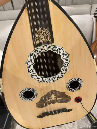 عود موسيقه للبيع سبب البيع وجود اعواد اخرا 2