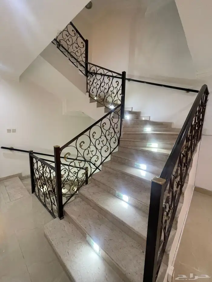 فيلا للبيع 18