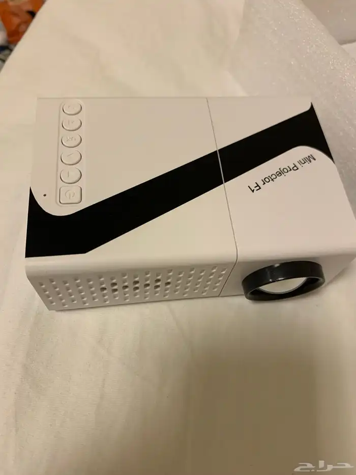 بروجيكتور F1 4