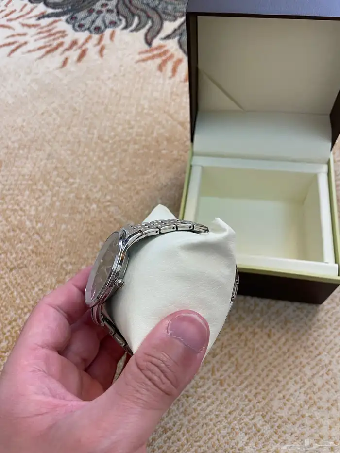 للبيع ساعه هوقو جديده ماقد استخدمت 10