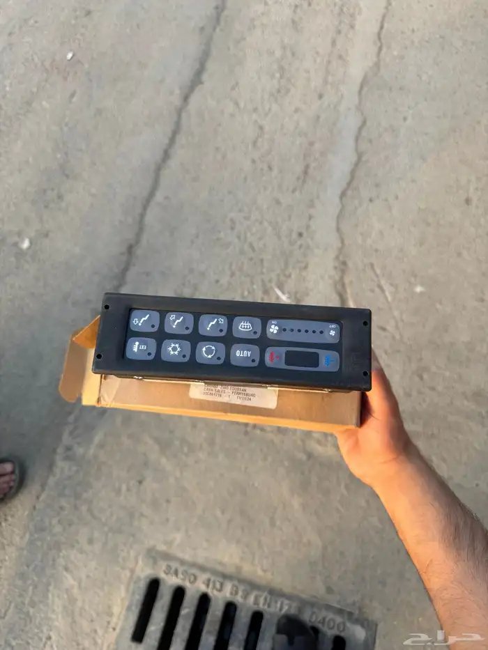 للبيع قطعه حقت كتربلر جديده اصلي من أمريكا 1