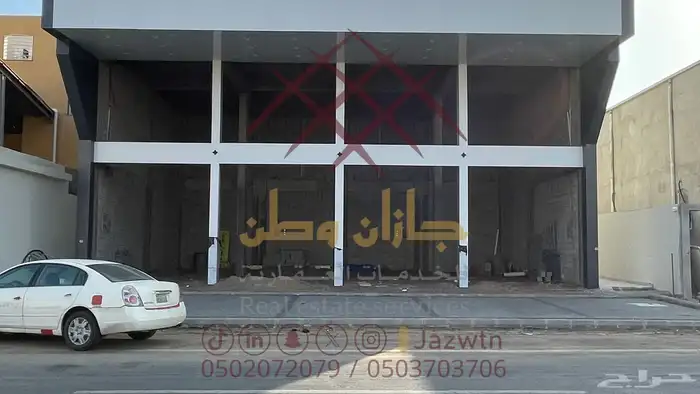 للإيجار محلات تجارية بشارع حيوي 4