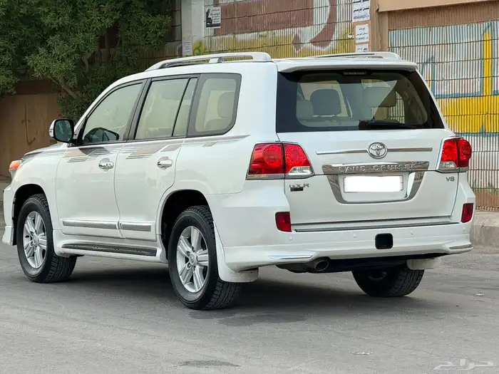 تويوتا لاندكروزر 2014 GXR V8 بريمي 6