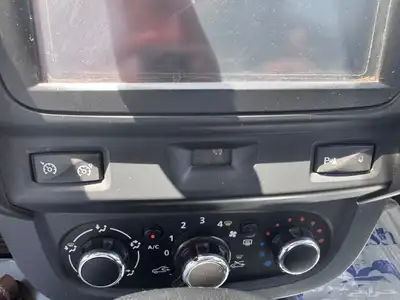 رينو داستر 2017مثبت سرعه شاشه دبل تحكم دركسون مكينه قير شرط 16