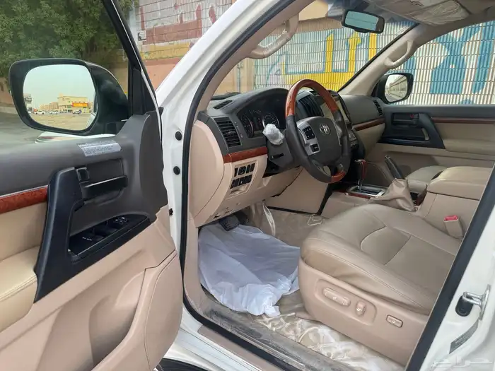 تويوتا لاندكروزر 2014 GXR V8 بريمي 15
