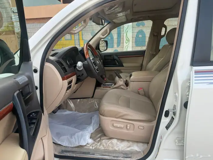 تويوتا لاندكروزر 2014 GXR V8 بريمي 14