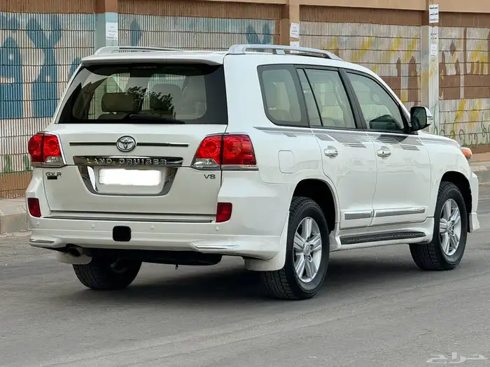 تويوتا لاندكروزر 2014 GXR V8 بريمي 9