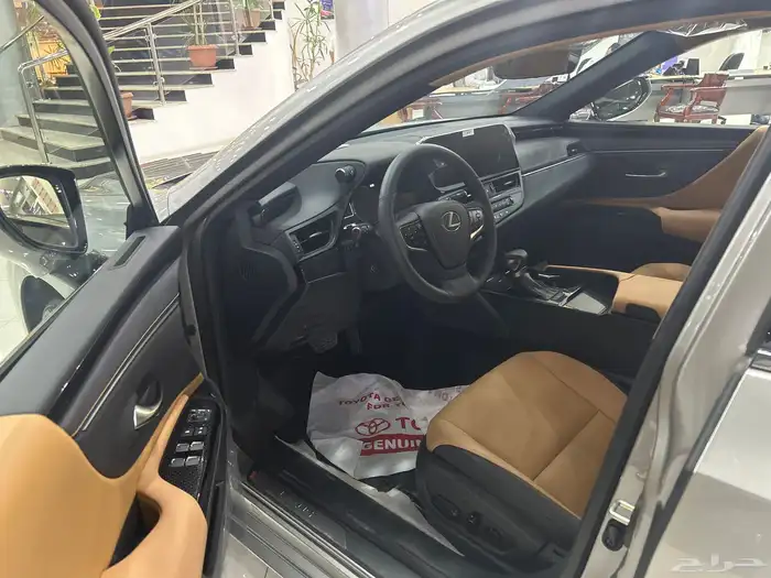 لكزس ES250 AA بنزين 2025 4
