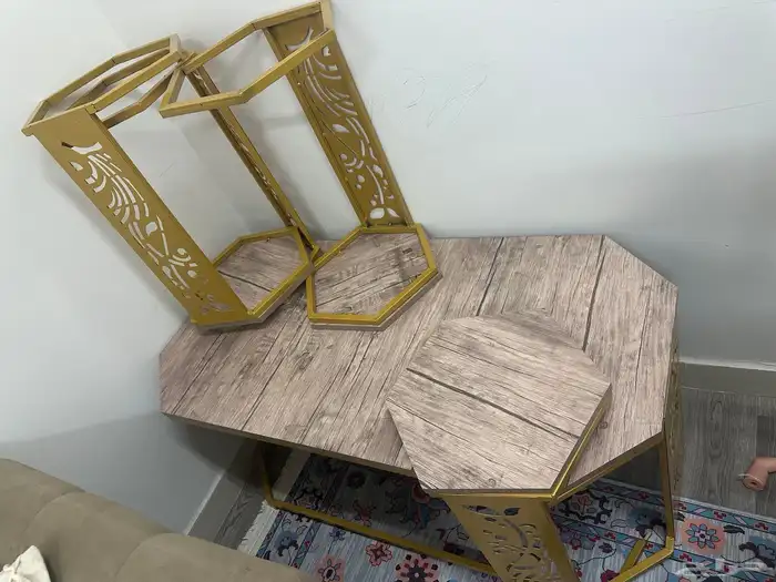 مجلس مع الطاولة 3