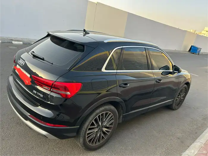 سيارة اودي Q3 35 FSHI 2023 1