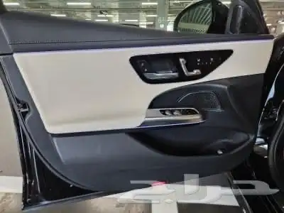 مرسيدس E200 2025 اصفار 11