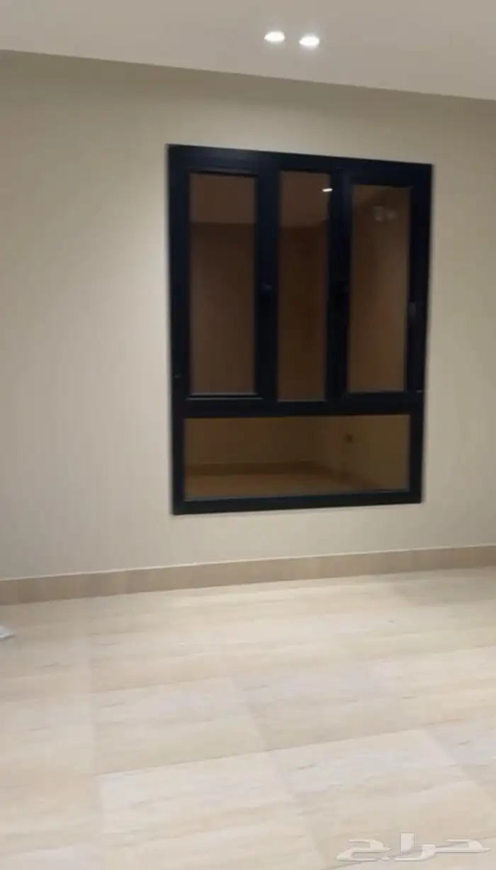 للايجار شقة فاخرة مع مسبح في حي الحمراء بالخبر 0506298 3