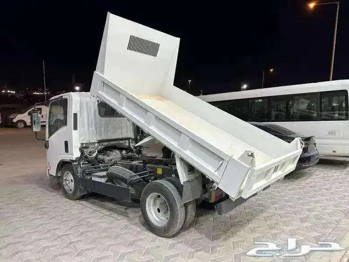 ايسوزو 2025 قلاب 3 طن ديزل كاش وتقسيط 5