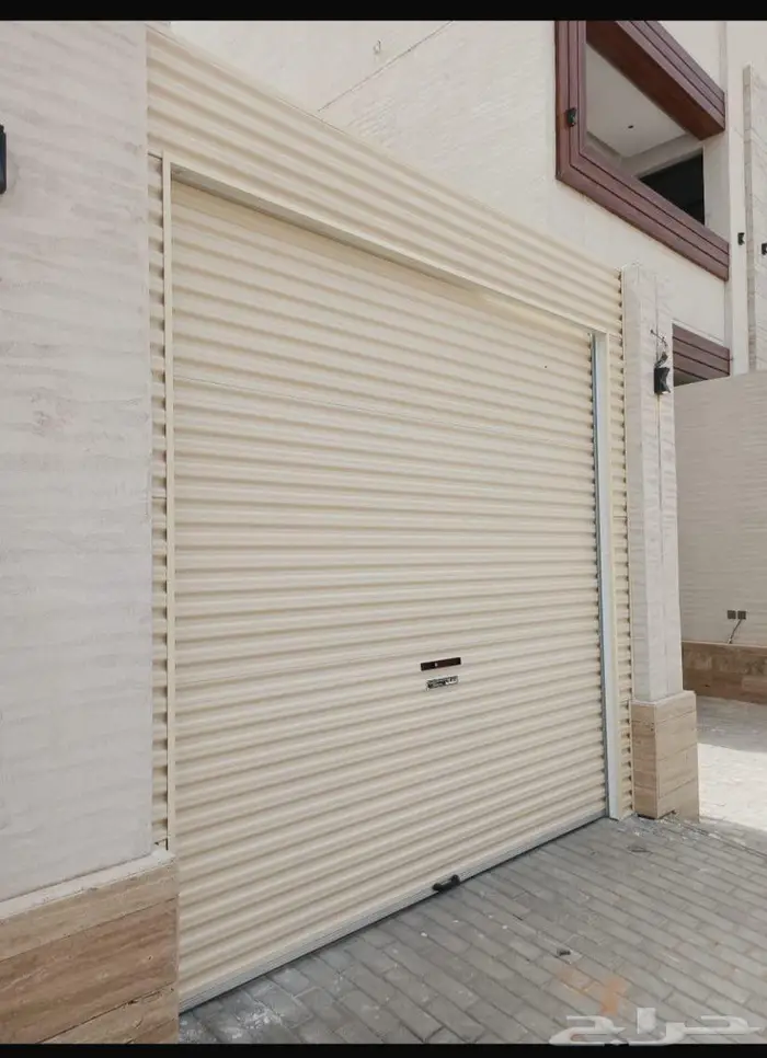 رول كراج مع محرك D3 0