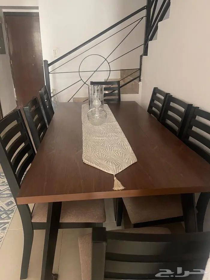 طاولة 8كراسي 0